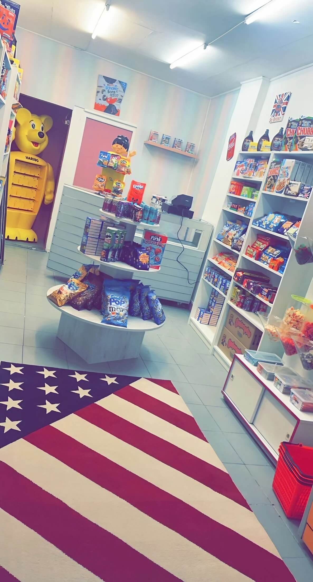 candyworld-shop-epicerie-americaine-paris_clipdrop-enhance